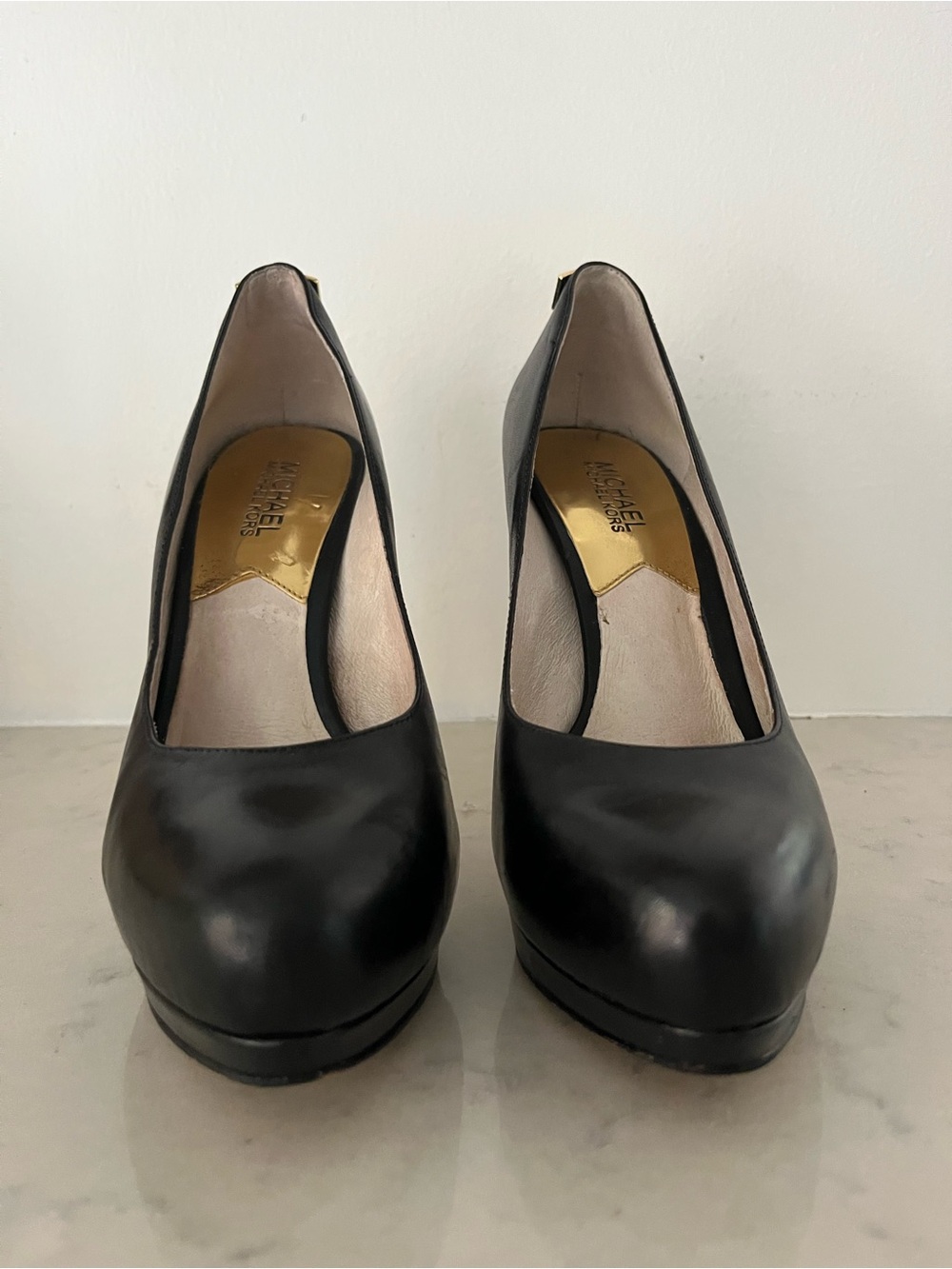 Michael Kors Black Leather High Heel Pumps Stilettos size 7.5 - Picture 2 of 10
